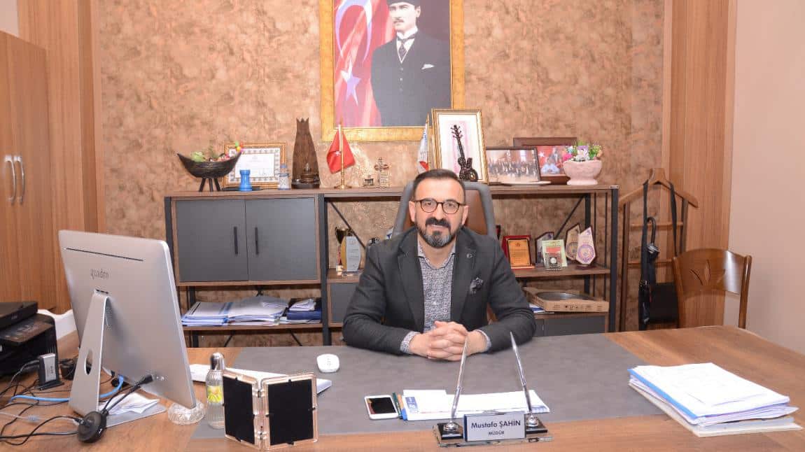 Mustafa ŞAHİN - Müdür