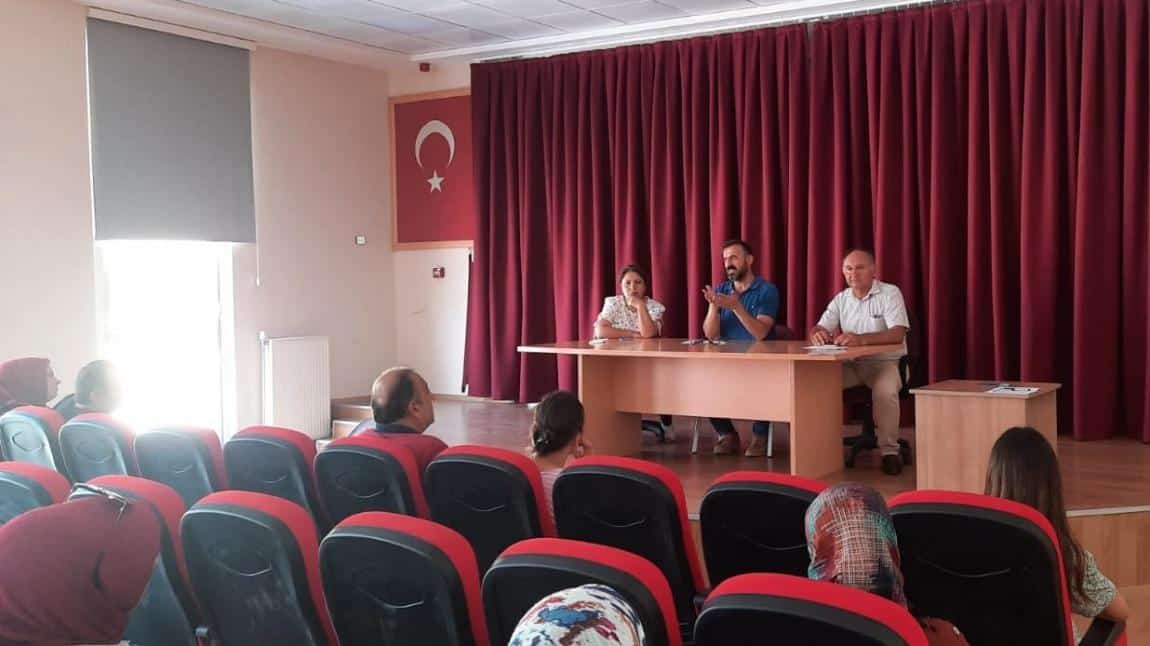 Mithat Paşa Anadolu Lisesi Velilerine Meseleki Eğitim Merkezi Anlattık
